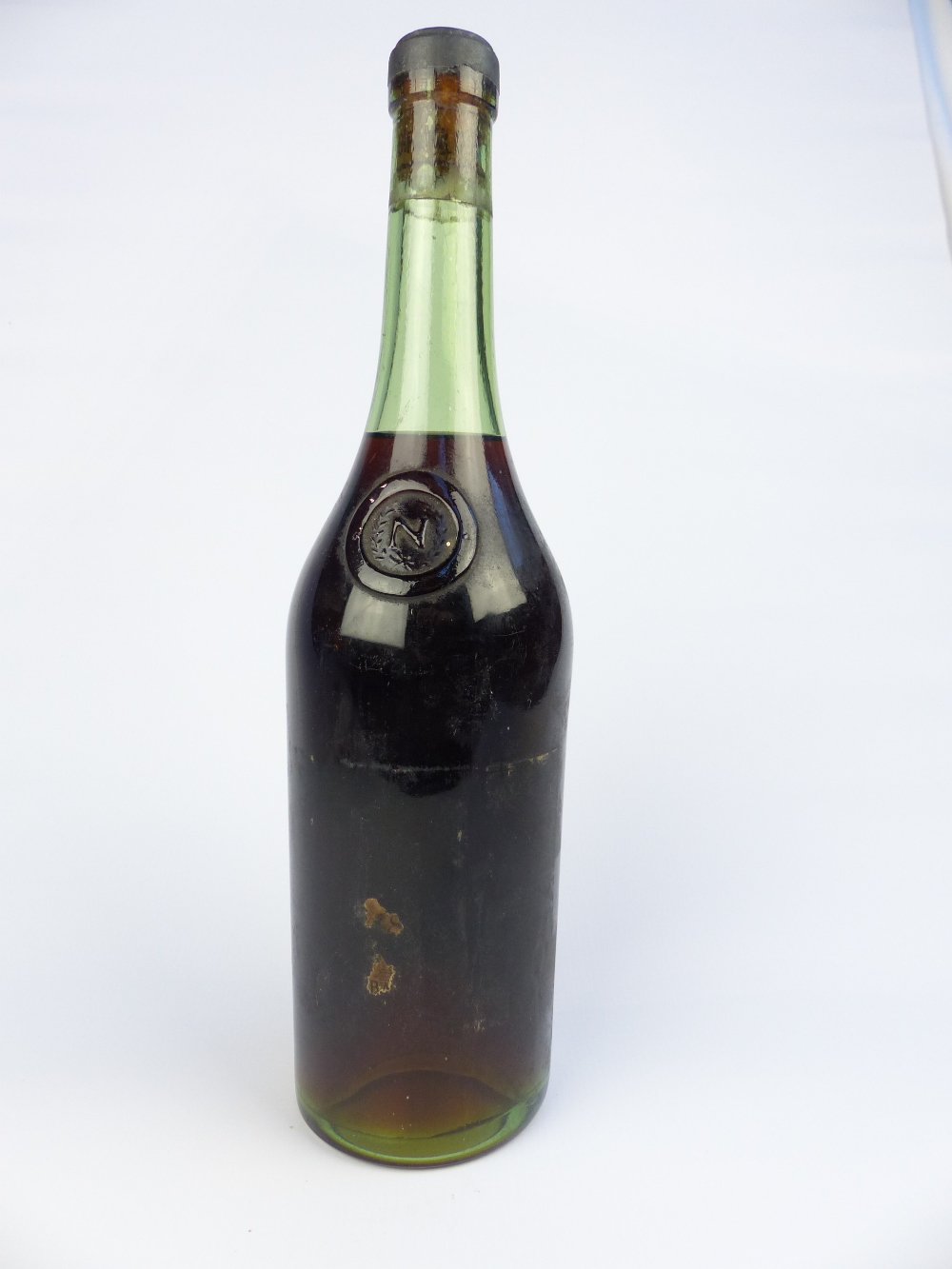 Napoleon Cognac, Baron de Harcourt. remnants of label shows 18... - Image 2 of 8