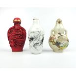 Chinese porcelain scent bottle, decorated with cranes,
