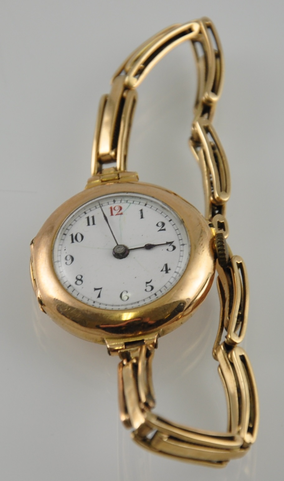 An early 20th century ladies 9ct gold wristwatch, with expandable strap,