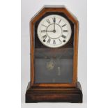 A mahogany cased American mantle clock with Seth Thomas movement, H 42.