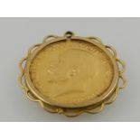 A George V gold sovereign, 1922,