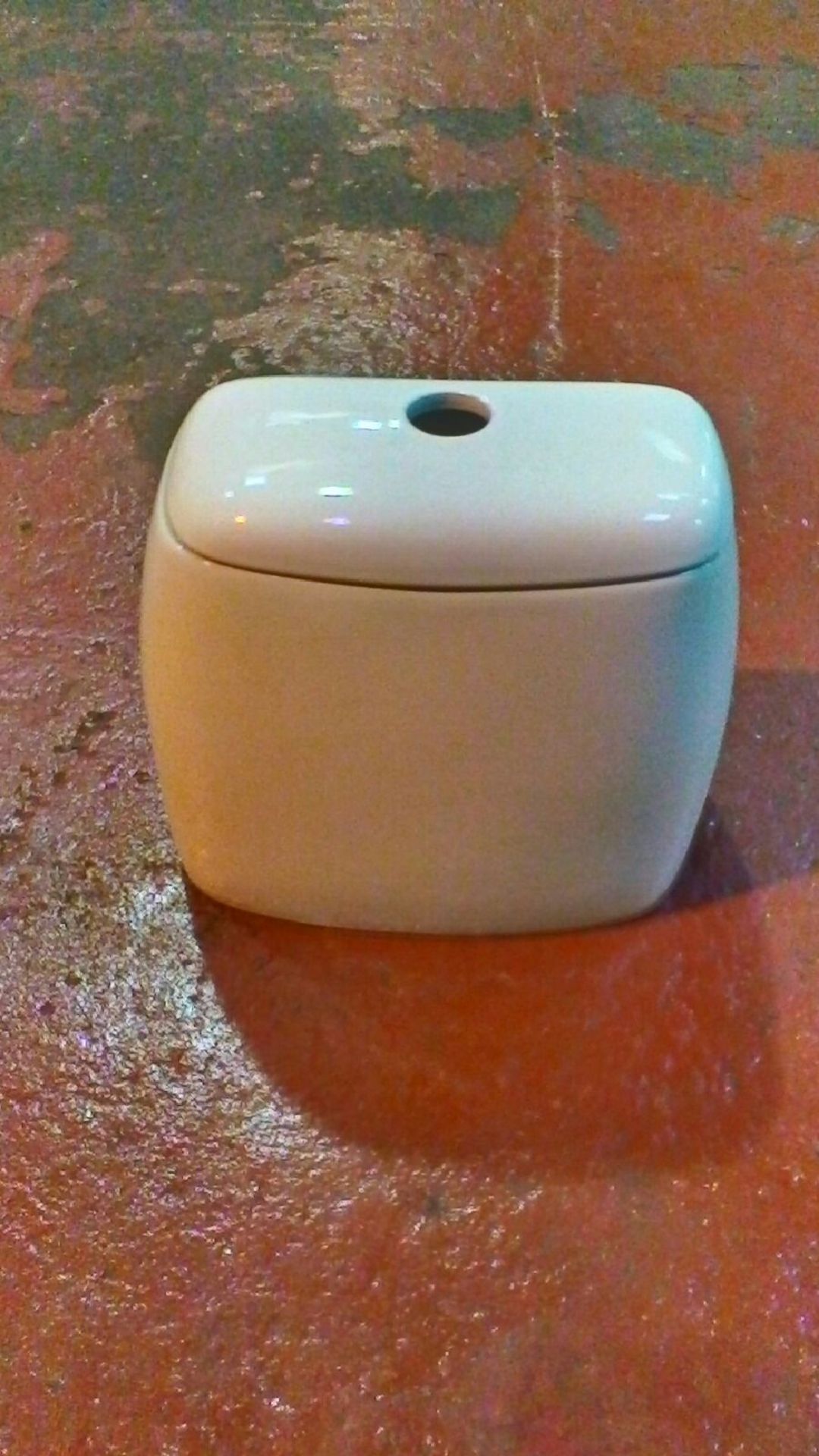 Melbourne ceramic cistern incl. Geberit flush pack