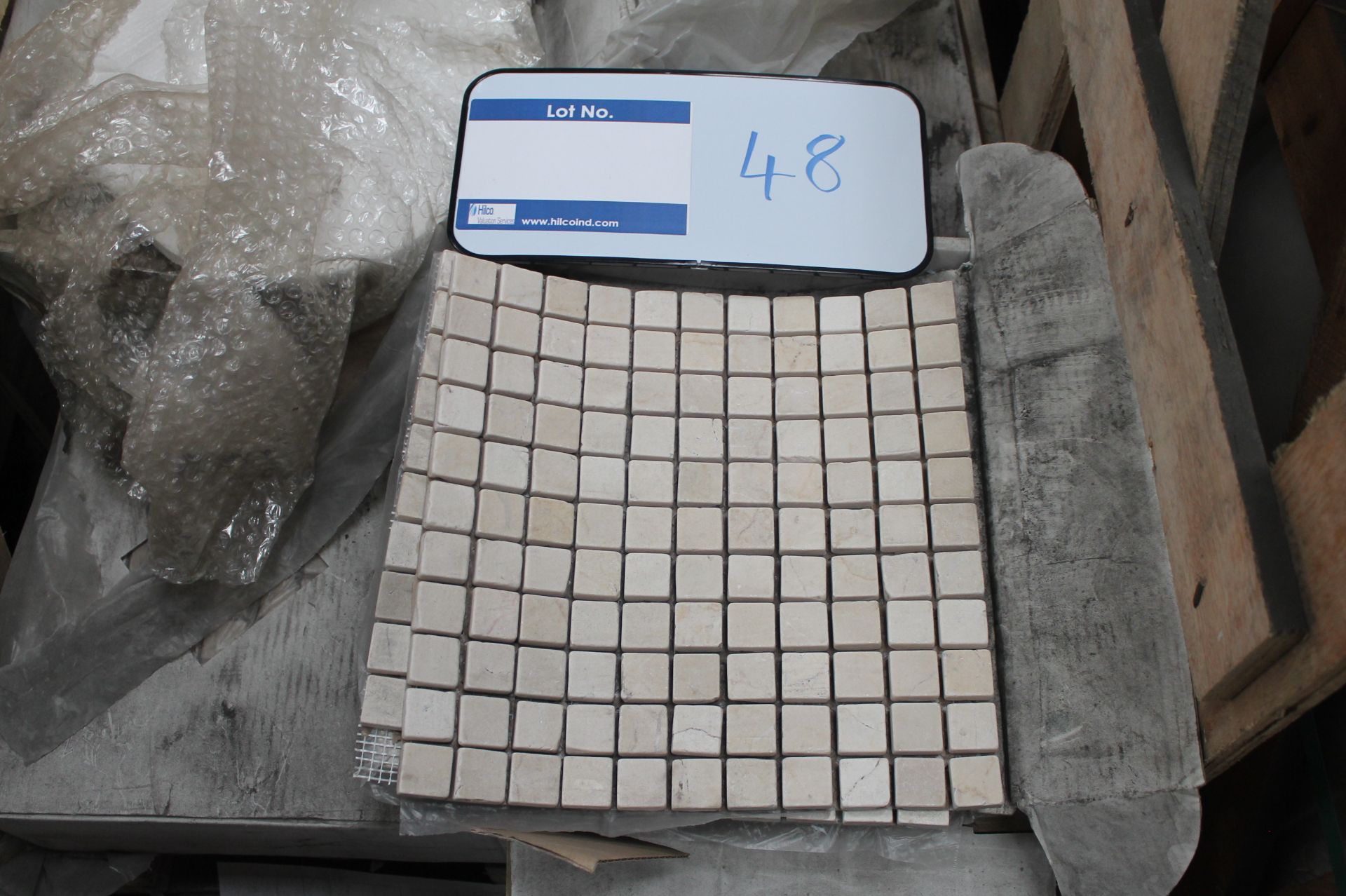 Description: Mosaic Tumbled Crema Marfil 2.4x2.4 Marble 30X30, Quantity: 90, Quantity in m2: 8. - Image 2 of 2