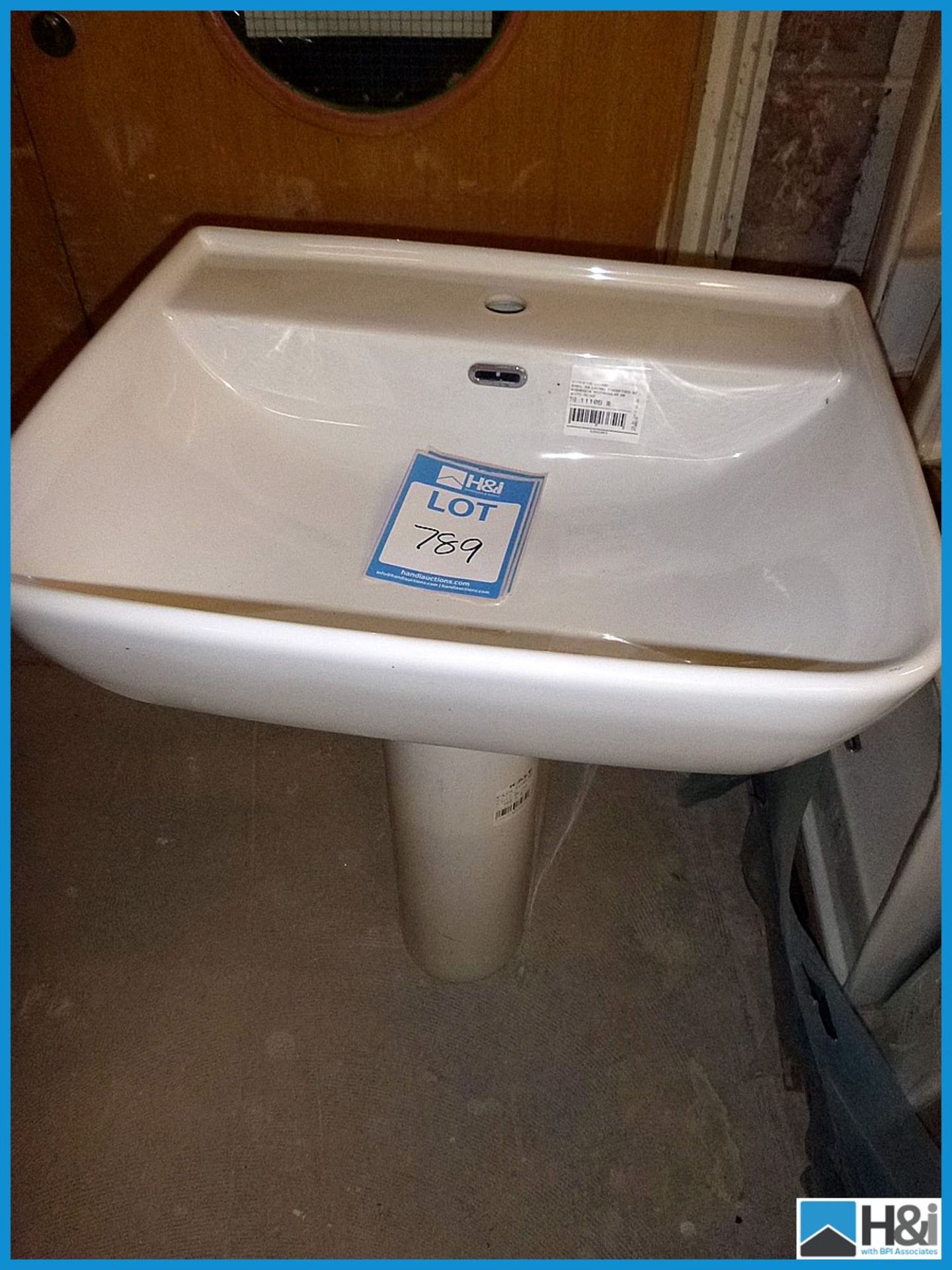 600mm x 500mm Vitra Basin & Pedestal RRP £98 Appraisal: Viewing Essential Serial No: NA Location: