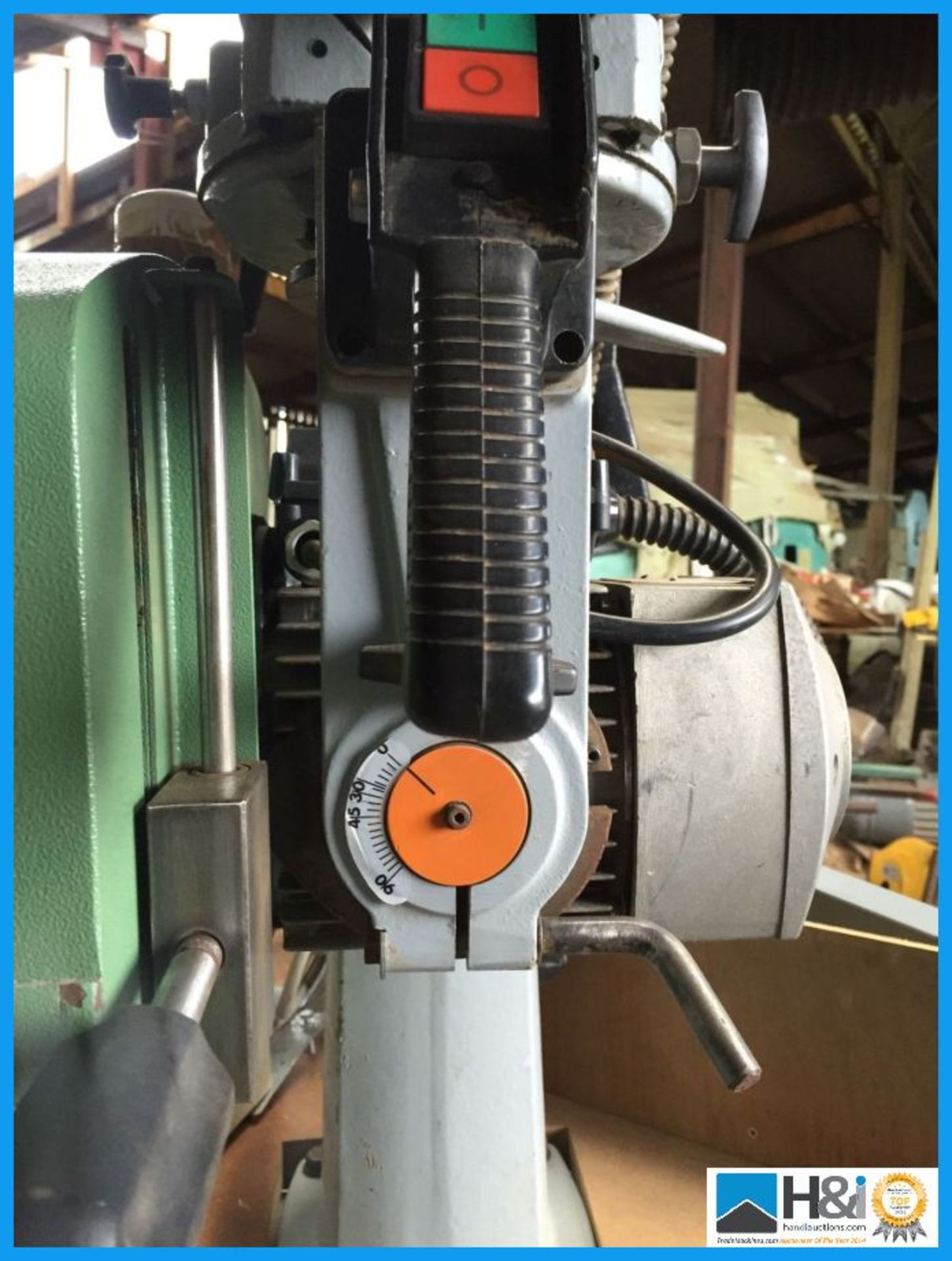 Maggie Junior 640 radial arm crosscut saw. It has a brake fitted and has been tested. Appraisal: - Image 5 of 10