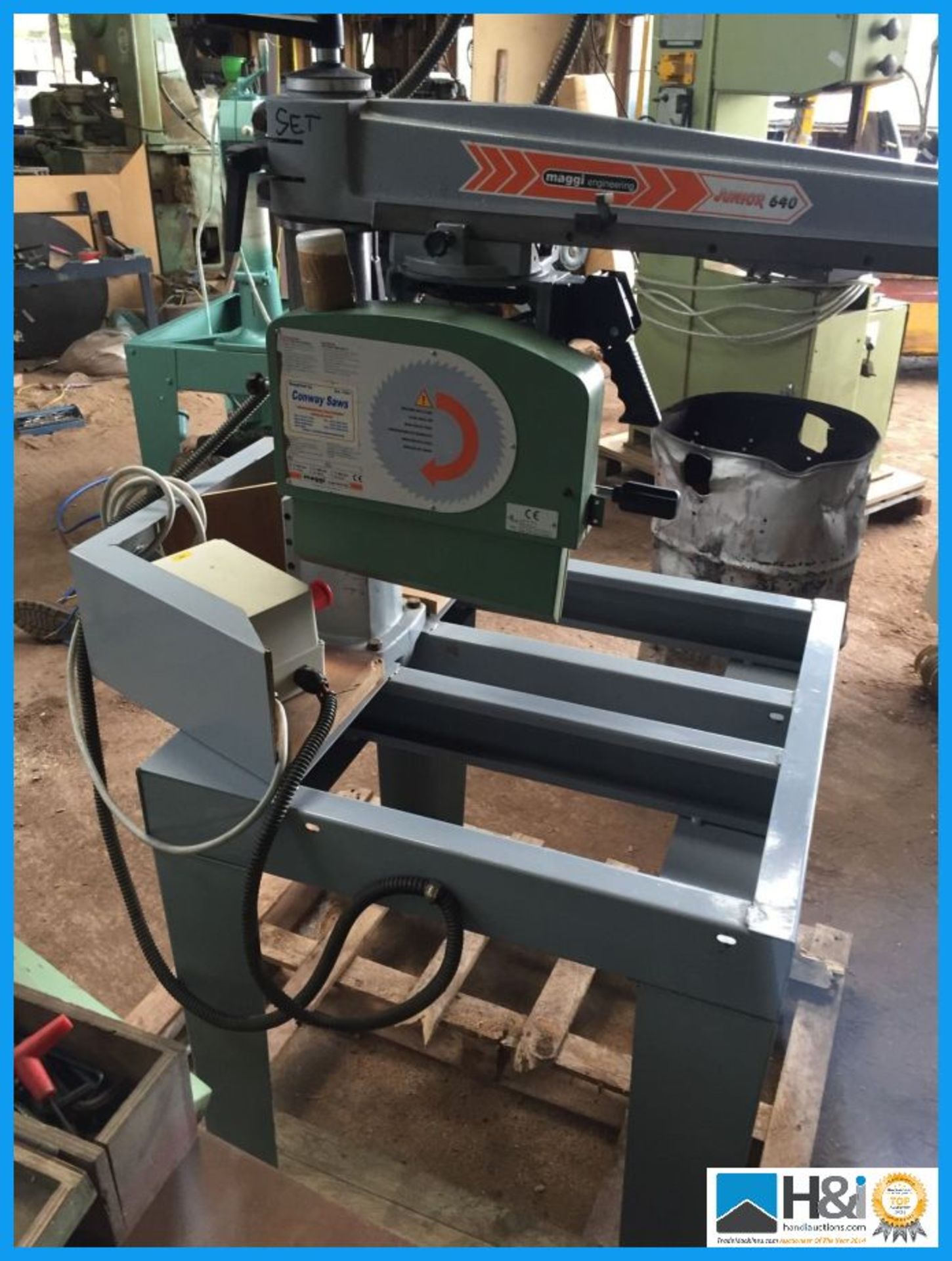 Maggie Junior 640 radial arm crosscut saw. It has a brake fitted and has been tested. Appraisal: - Image 8 of 10