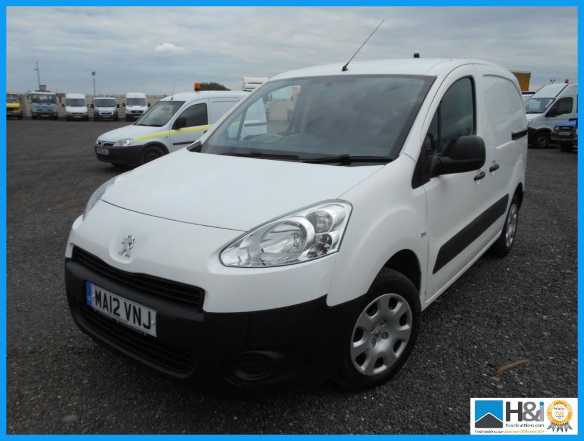 2012 '12' REG. PEUGEOT PARTNER 625 SE HDi. 3 SEATER. 1 OWNER. ELECTRIC WINDOWS. SIDE LOADING DOOR. - Image 2 of 12