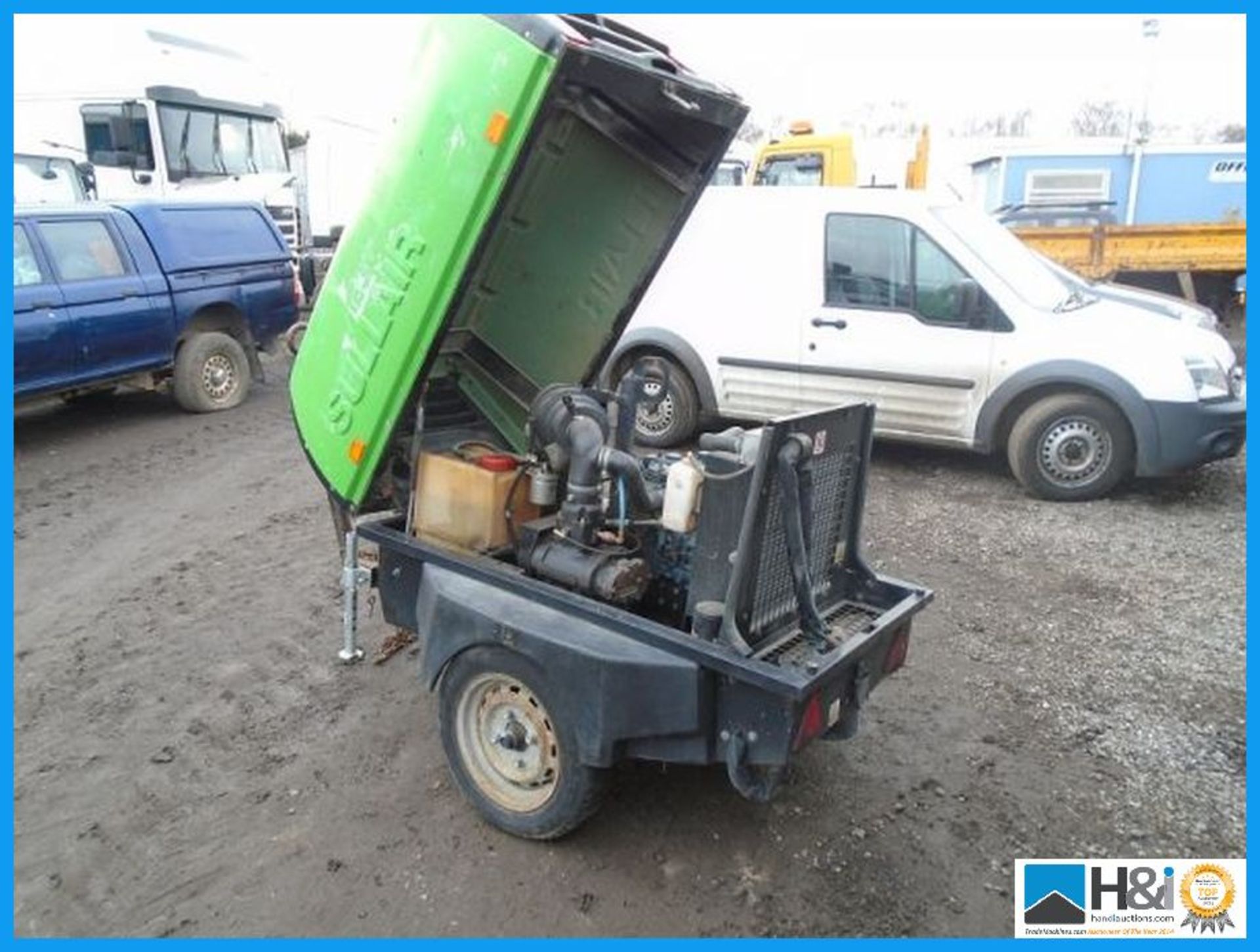 SULLAIR FAST TOW COMPRESSOR, 88 CFM, YEAR: 2004, HRS: 1057 Appraisal: Viewing Essential Serial No: