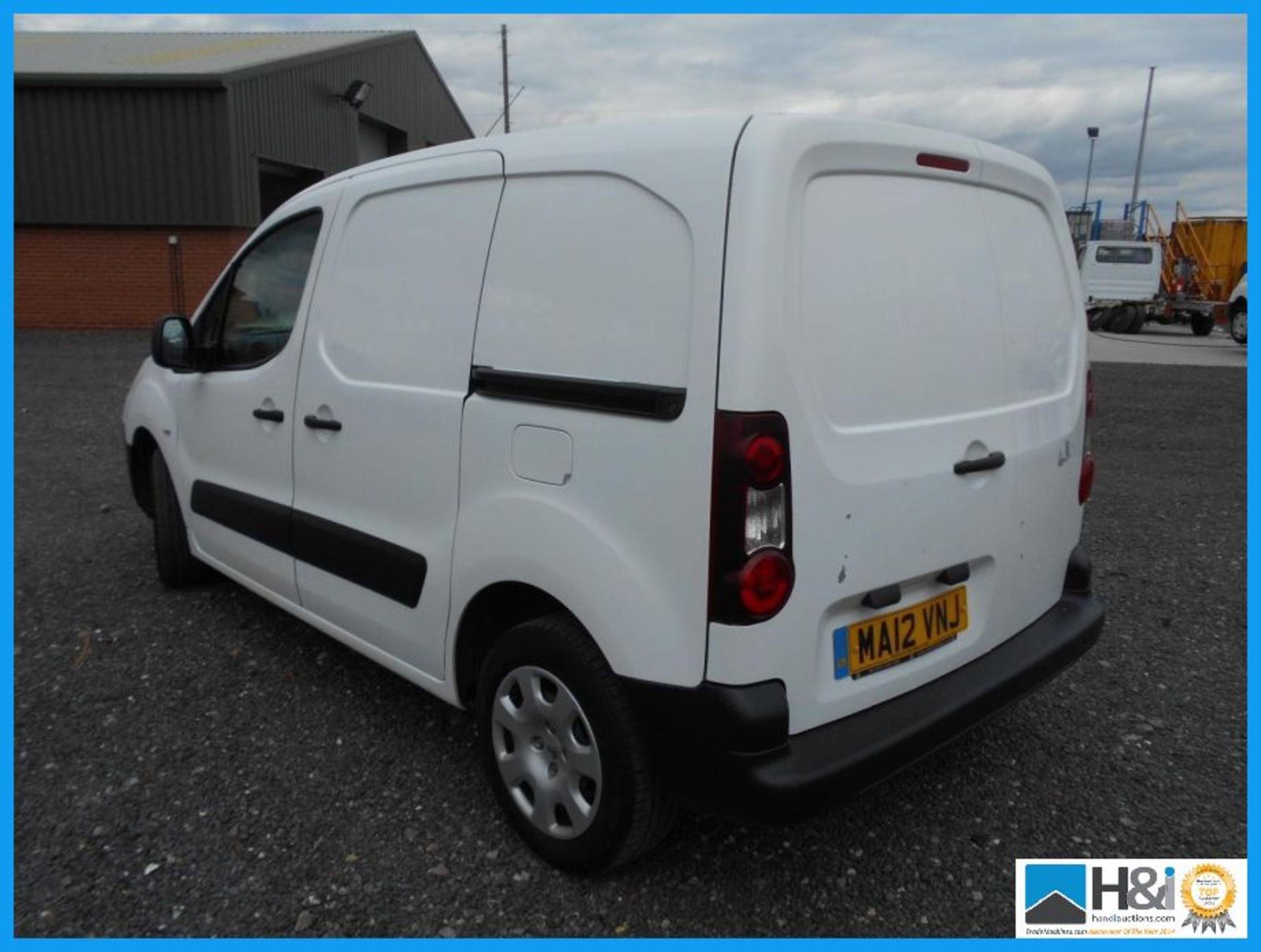 2012 '12' REG. PEUGEOT PARTNER 625 SE HDi. 3 SEATER. 1 OWNER. ELECTRIC WINDOWS. SIDE LOADING DOOR. - Image 3 of 12