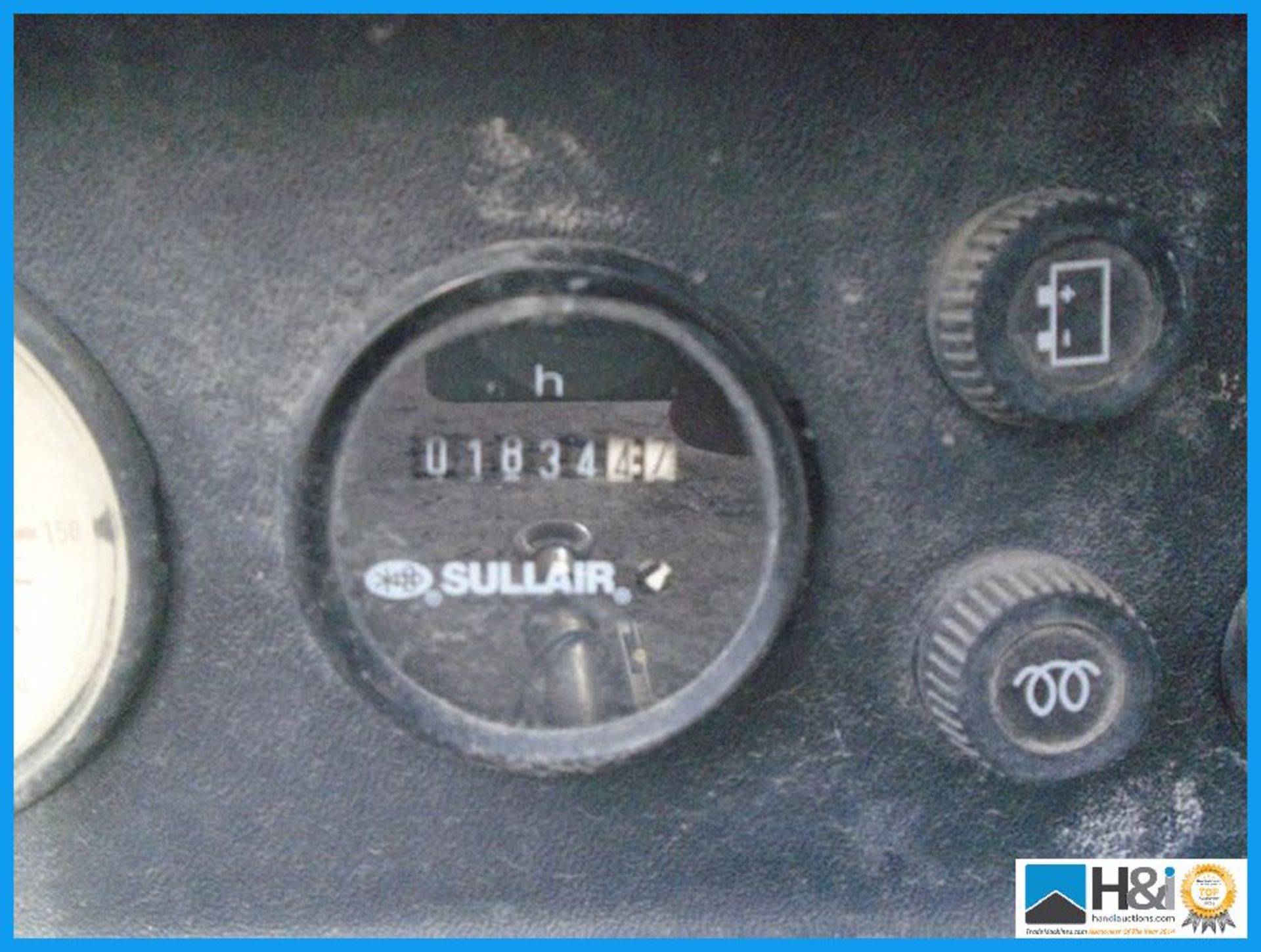 SULLAIR 176 CFM FAST TOW COMPRESSOR , 2004 IN YEAR , 1834 HOURS , KEY START Appraisal: Viewing - Image 3 of 3