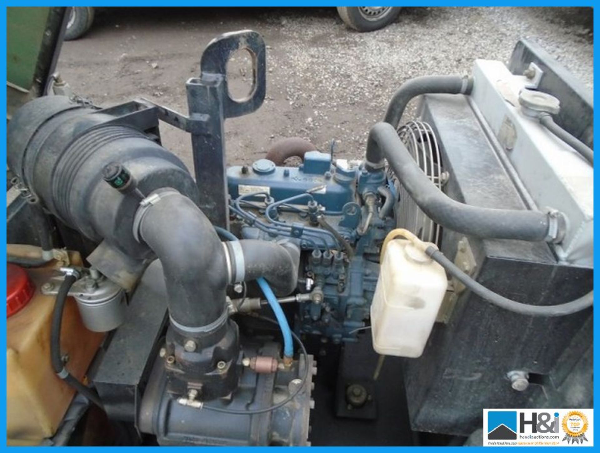 SULLAIR FAST TOW COMPRESSOR, 88 CFM, YEAR: 2004, HRS: 1057 Appraisal: Viewing Essential Serial No: - Image 4 of 4