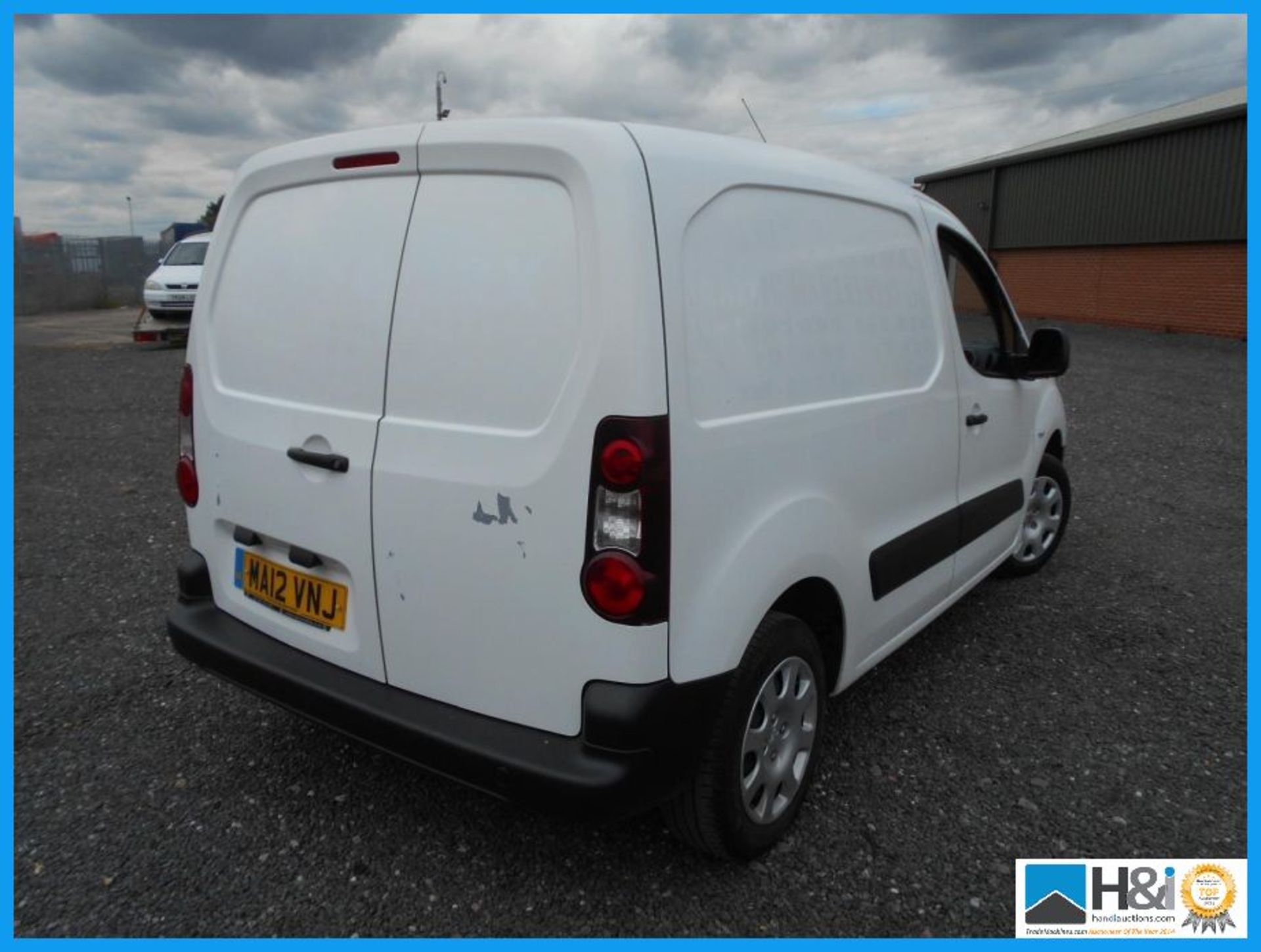 2012 '12' REG. PEUGEOT PARTNER 625 SE HDi. 3 SEATER. 1 OWNER. ELECTRIC WINDOWS. SIDE LOADING DOOR. - Image 4 of 12