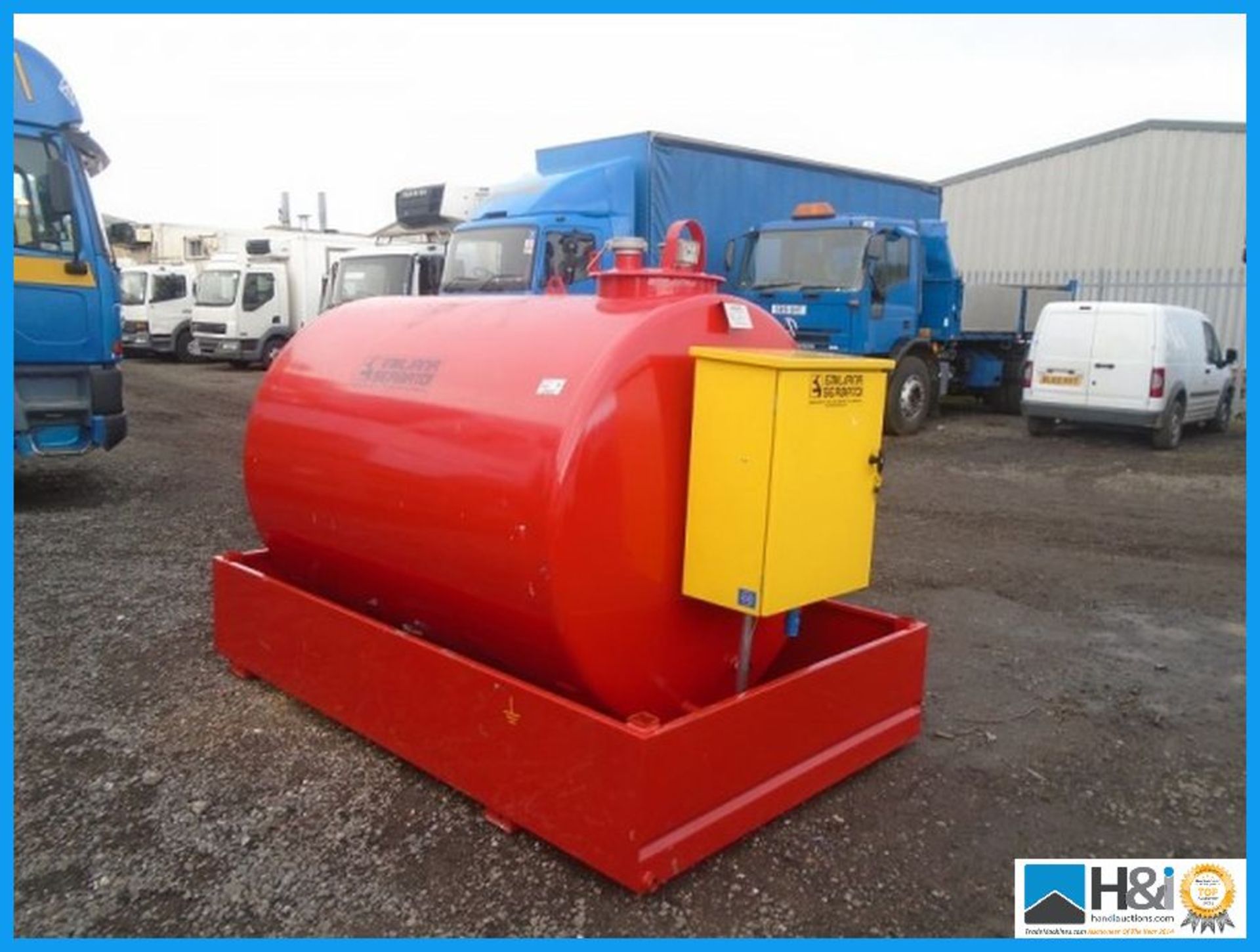 3000 LITRE STEEL FUEL BOWSER, BUILT IN PUMP, BRAND NEW NEVER BEEN USED Appraisal: Viewing - Image 3 of 3