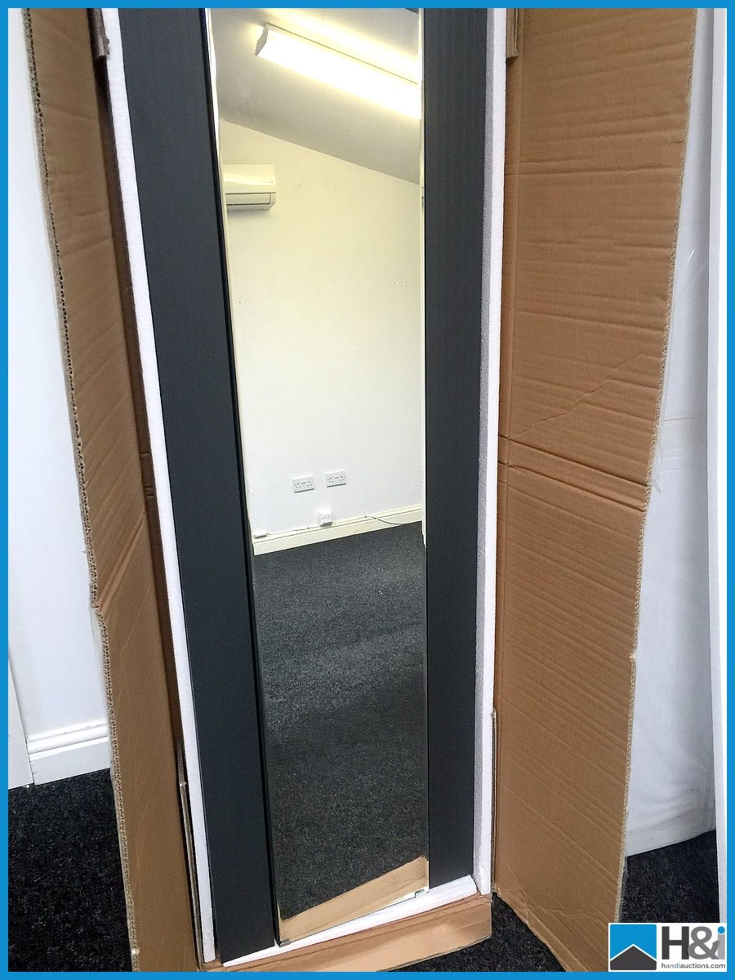 Stunning Phoenix Anthracite Image designer radiator with central mirror new in box 470mm x 1700mm - Image 2 of 4