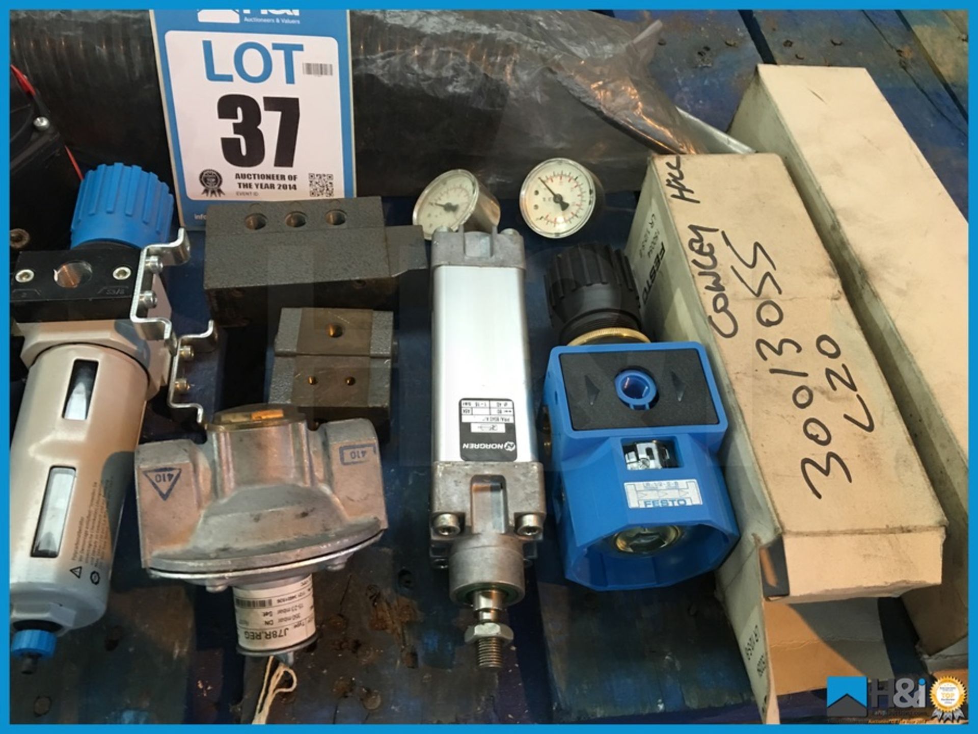 Good quantity of hydraulic and pneumatic components, appear largely new and unused Appraisal: - Image 3 of 4