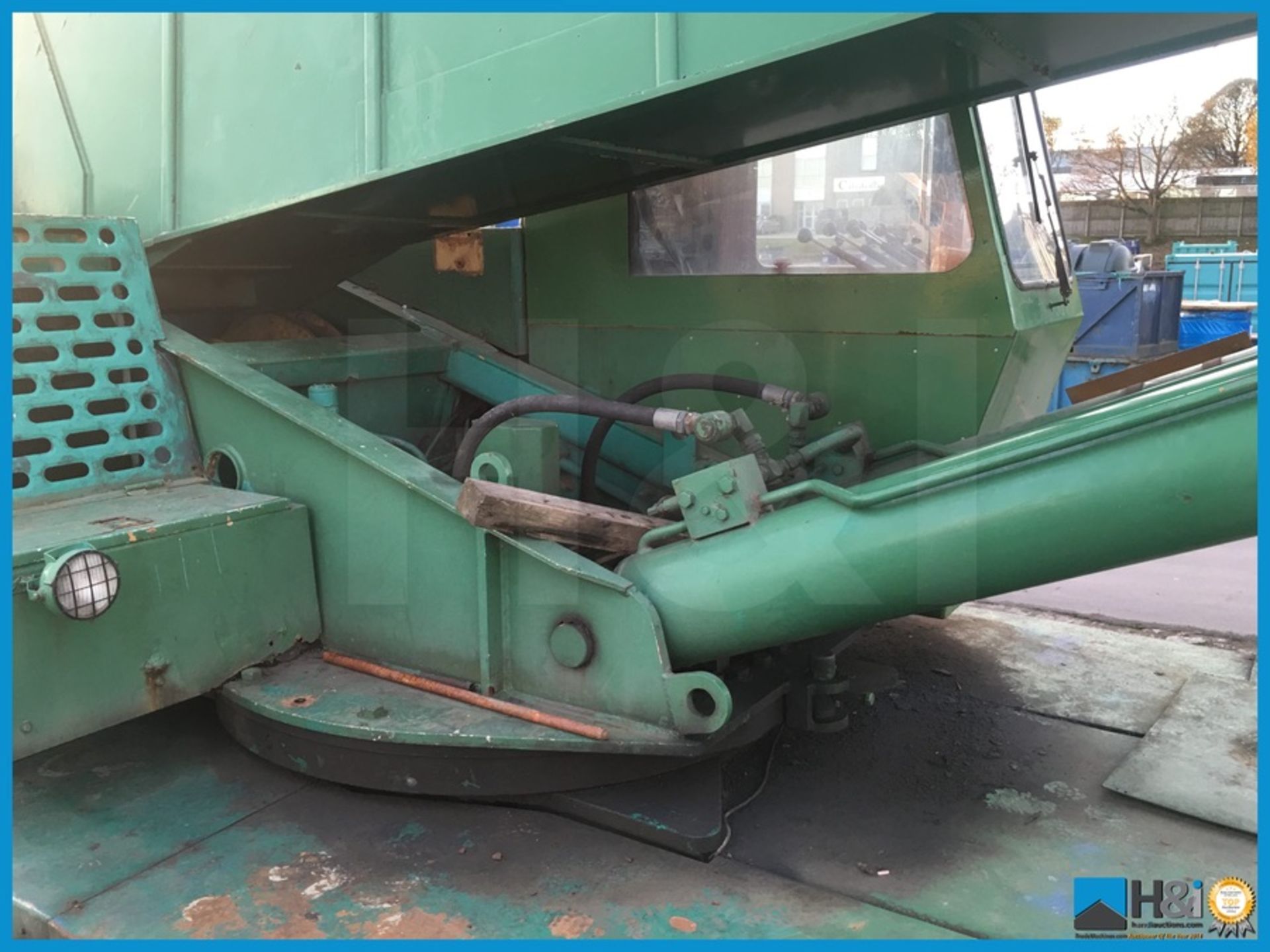 Grove 1985 YOM, 50 tonne mobile yard crane. The crane has main engine drive gearbox issues and - Image 15 of 16