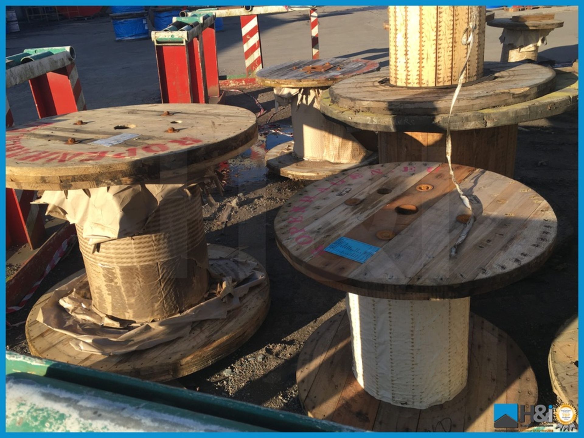 Appx 45 x wooden large cable reels in various sizes ideal for repurposing for tables etc - Image 4 of 6