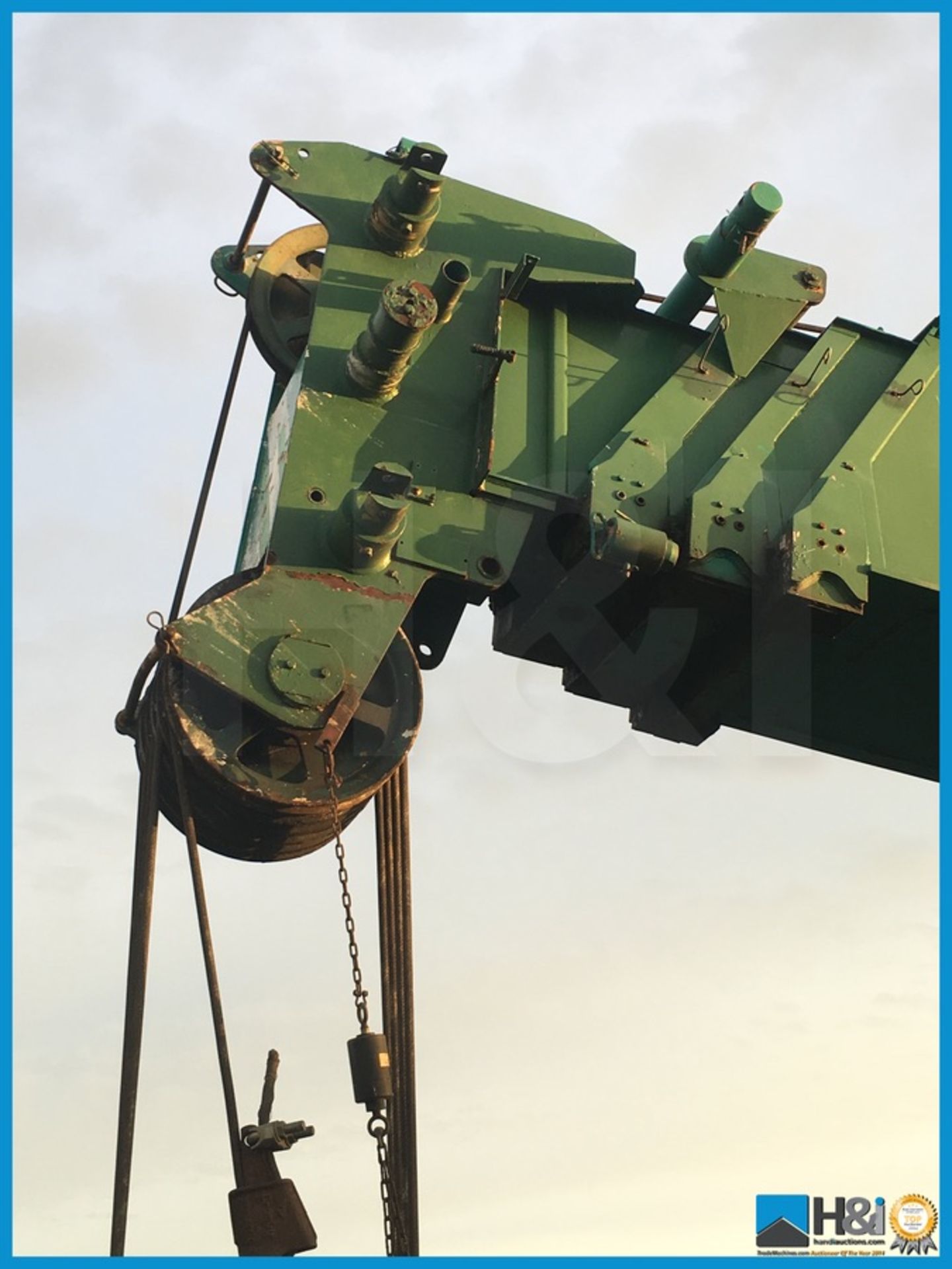 Grove 1985 YOM, 50 tonne mobile yard crane. The crane has main engine drive gearbox issues and - Image 5 of 16