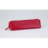 Louis Vuitton, Trousse crayons en cuir épi rouge castillan, 20x6 cm