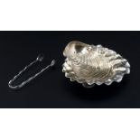 Sucrier en argent Sterling, par Gorham, Providence, XXe. En forme de coquille avec sa pince. long.