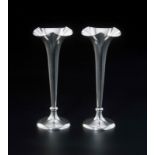 Paire de petits vases corolles en argent 800 et 900, Allemagne. h. 14,5 cm