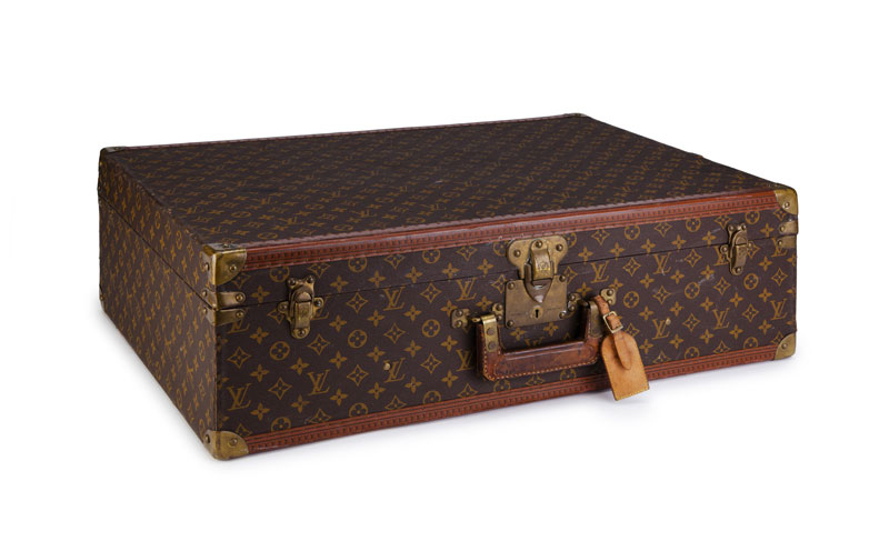 Louis Vuitton, valise rigide Alzer 70 en toile enduite monogrammée et cuir naturel, avenue Marceau