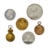 Lot de 6 médailles anciennes comprenant notamment : 1 médaille en étain sur Maurice de Saxe, 1