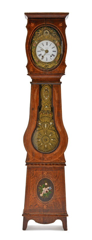 Pendule de parquet, XVIIIe s., en bois de résineux et décor peint de fleurs polychromes, cadran en