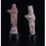 2 statuettes en terre cuite, Alexandrie, époque gréco-romaine, 1 fiole anthropomorphe figurant un