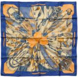 Hermès, carré en soie: "Soleil de Soie" fond bleu azur, 90x90 cm