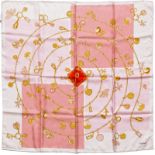Cartier, foulard en soie fond rose à décor de chaines et de charmes, boîte, 90x90 cm