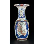 Vase balustre en porcelaine Imari, ...