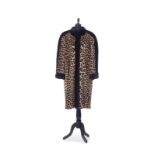 Christian Dior, manteau en léopard ...