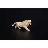 Lion, okimono miniature en ivoire, ...