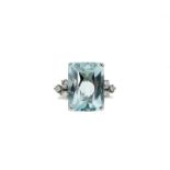 Bague en or gris 750 sertie d'une ...