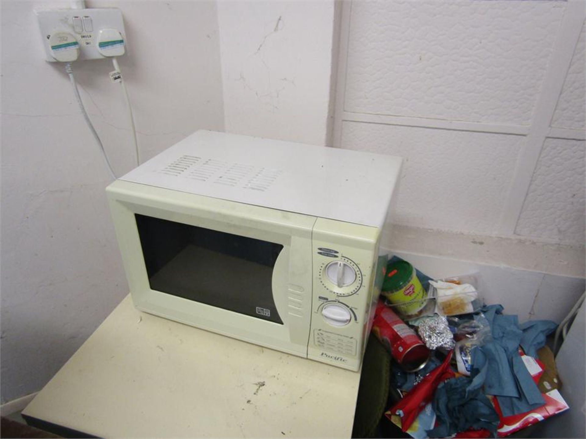 2 Microwave Ovens - good order - Image 2 of 2