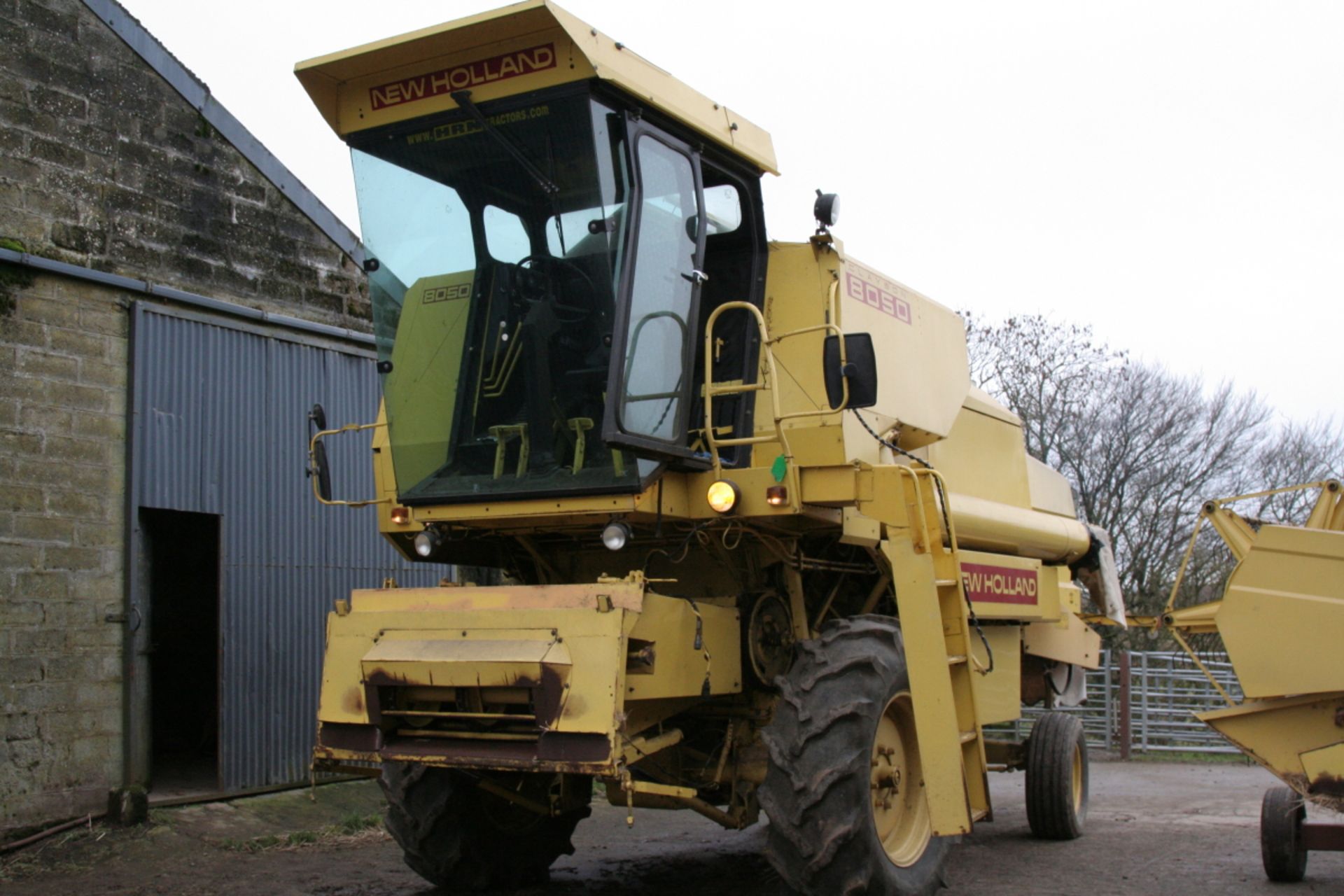 New Holland Clayson 8050  12ft cut Combine. Displaying 3537 hrs . Q228 MAV - Image 2 of 8