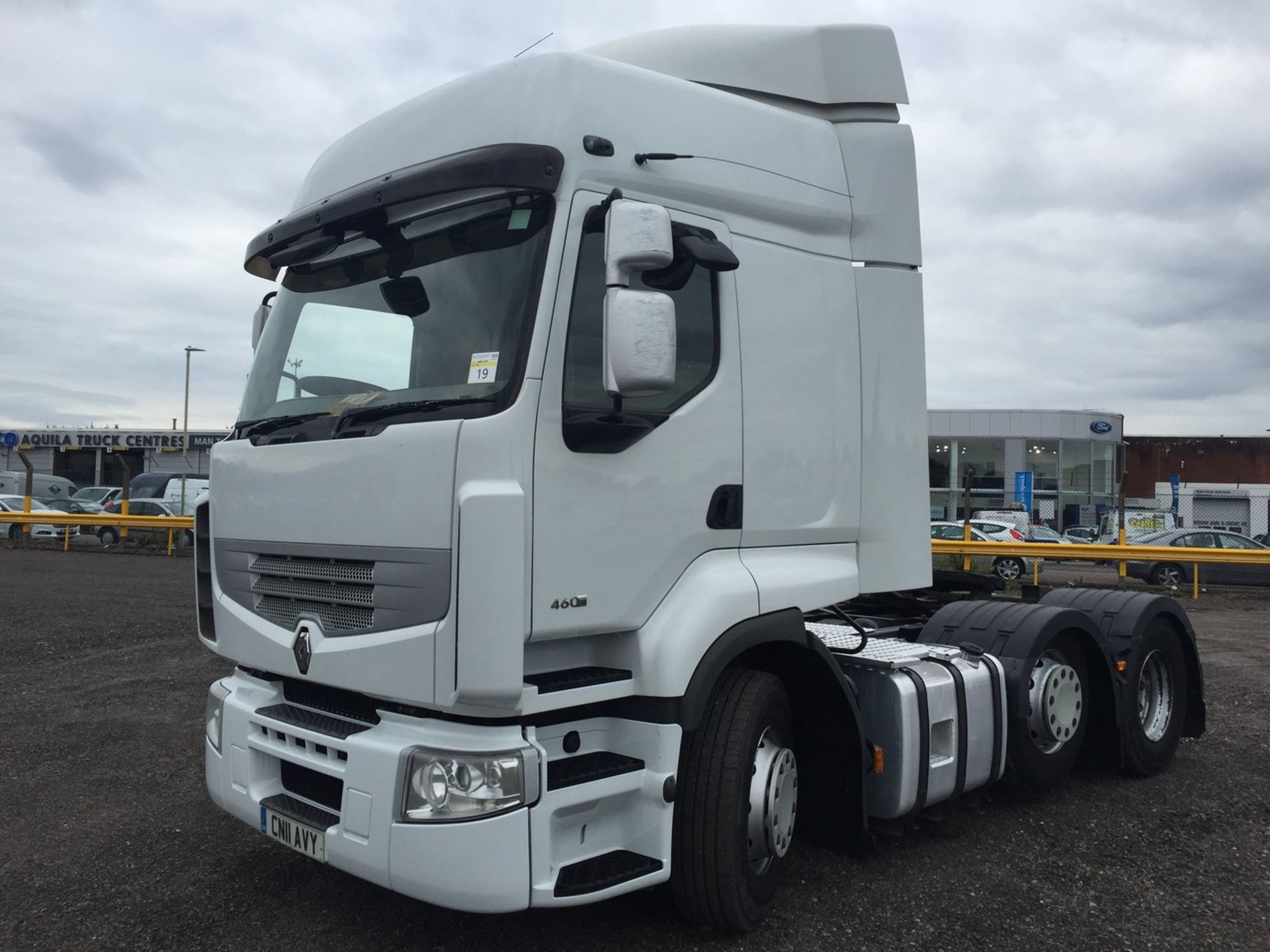 2011, Renault Premium Privilege 460 6x2 Tractor Unit, Reg No. CN11 AVY, KMS 729,283 approx. - Image 4 of 12