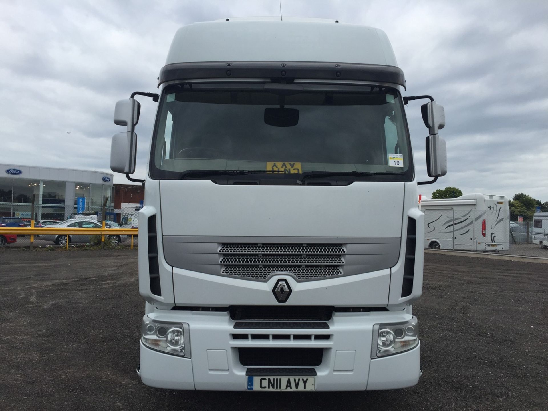 2011, Renault Premium Privilege 460 6x2 Tractor Unit, Reg No. CN11 AVY, KMS 729,283 approx. - Image 3 of 12