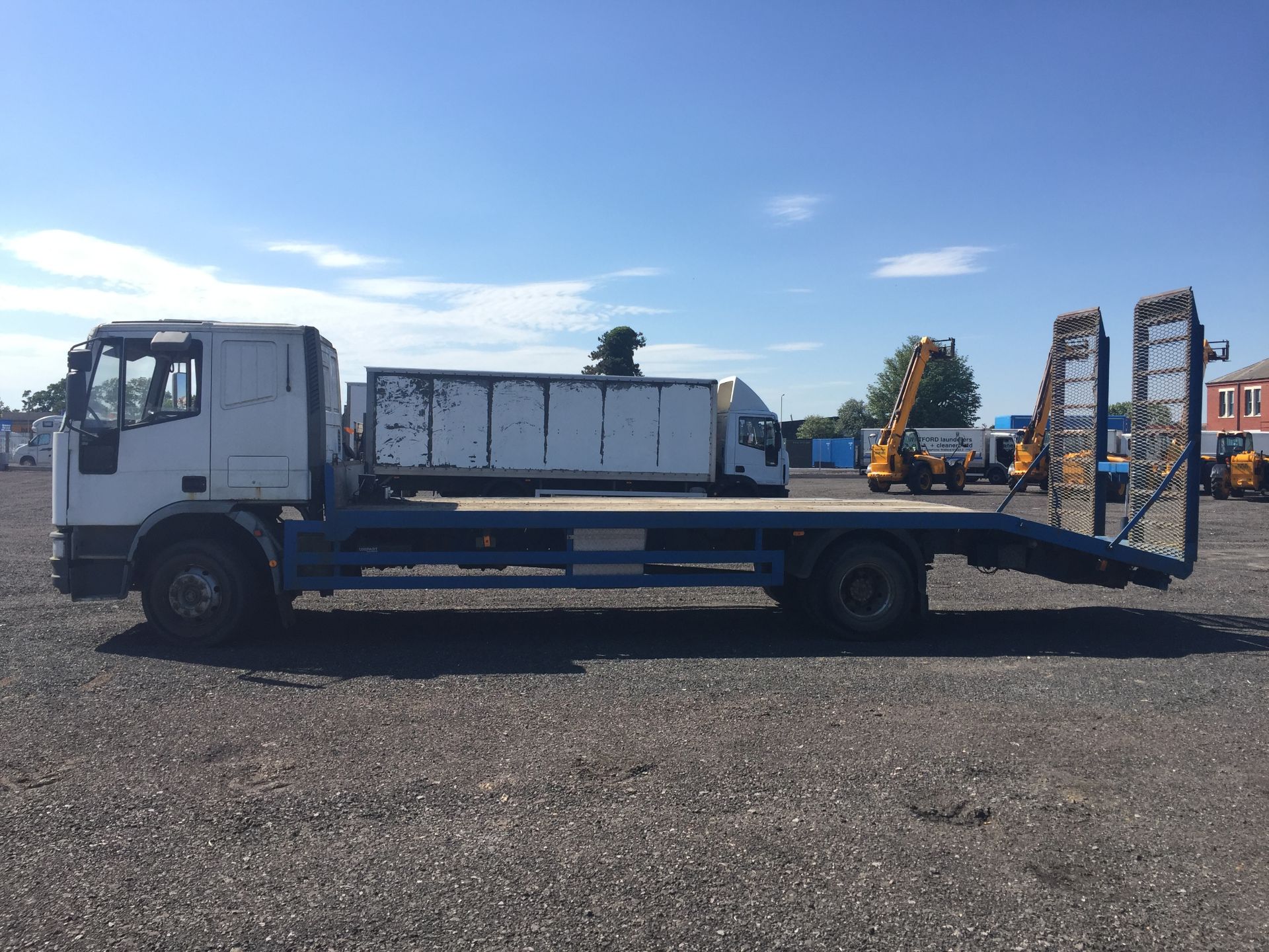 1998, Iveco CRG150E18 15 Ton Flatbed Lorry Reg No. R205 LNH, c/w Hydraulic Ramps, Winch, KMS 430,237 - Image 5 of 16