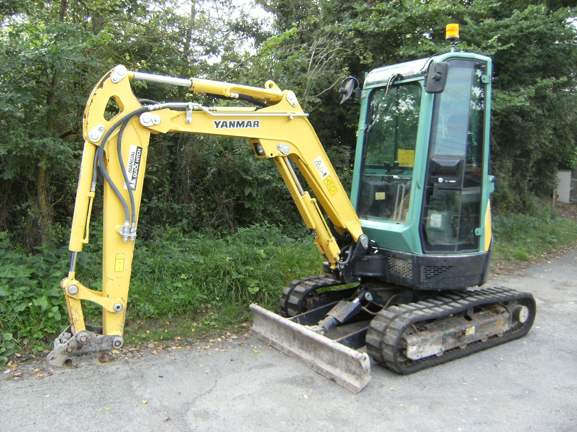 2013, Yanmar Vio25-4 Excavator Serial No. YCEVIO25KDG403276, Hours 1404 approx. Cab, Rubber - Image 2 of 6