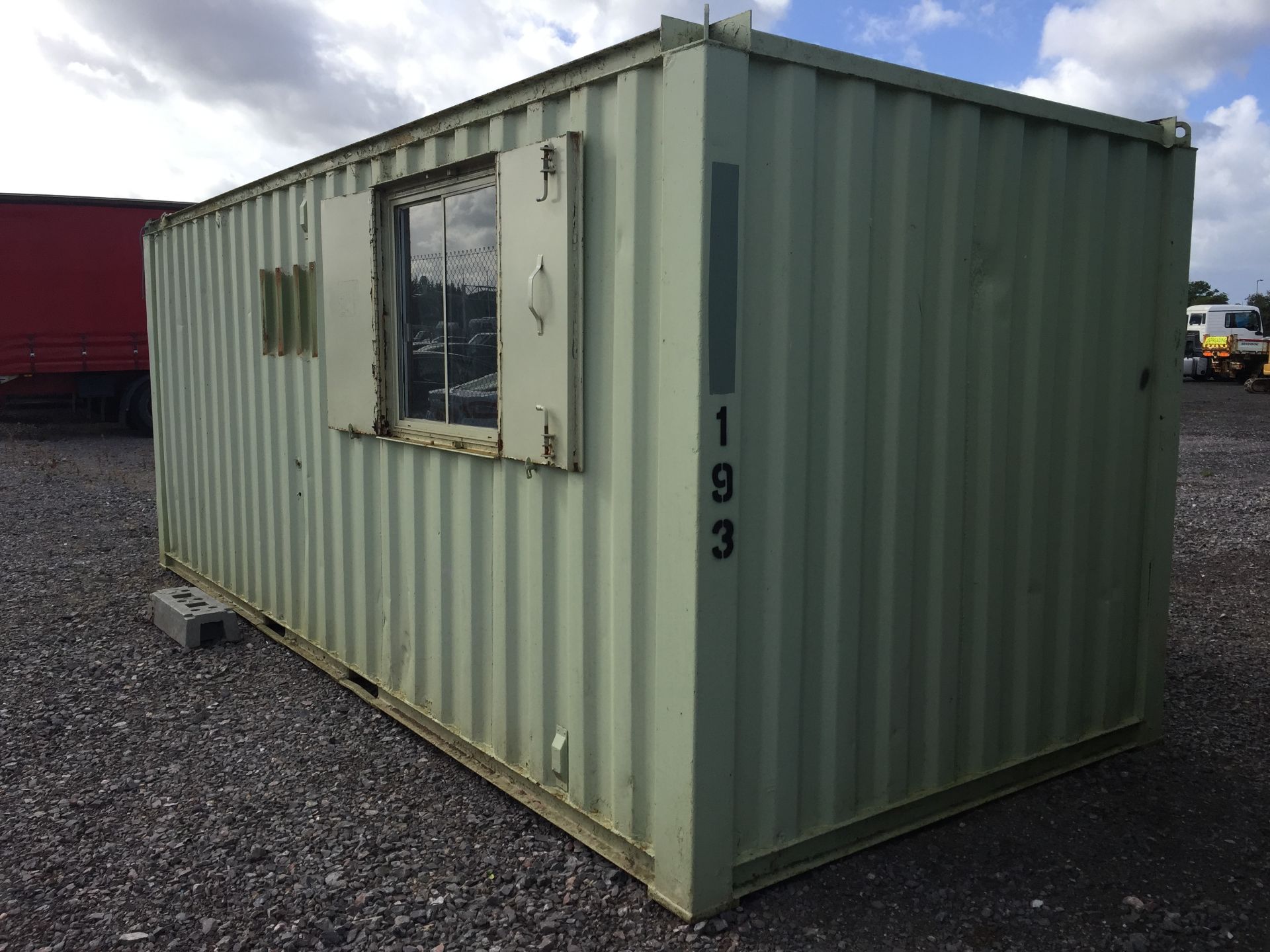 21' x 8' Steel anti vandal 50/50 site office/store - Image 5 of 12