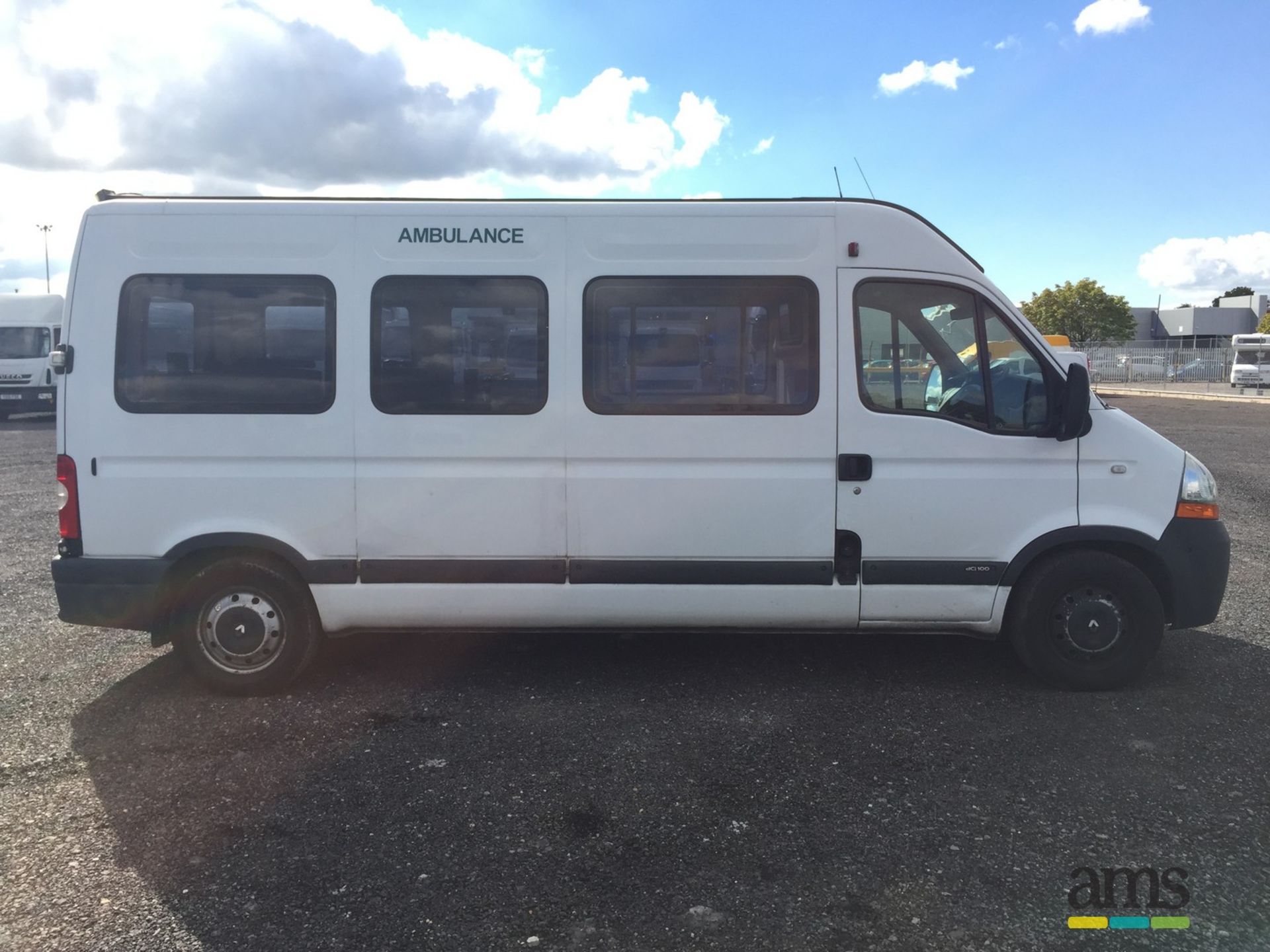 2009, Renault Master LM35 DCI LWB Ambulance Reg no. XKZ 1643, RM 165,150 approx, No Mot, No V5 - Image 5 of 22