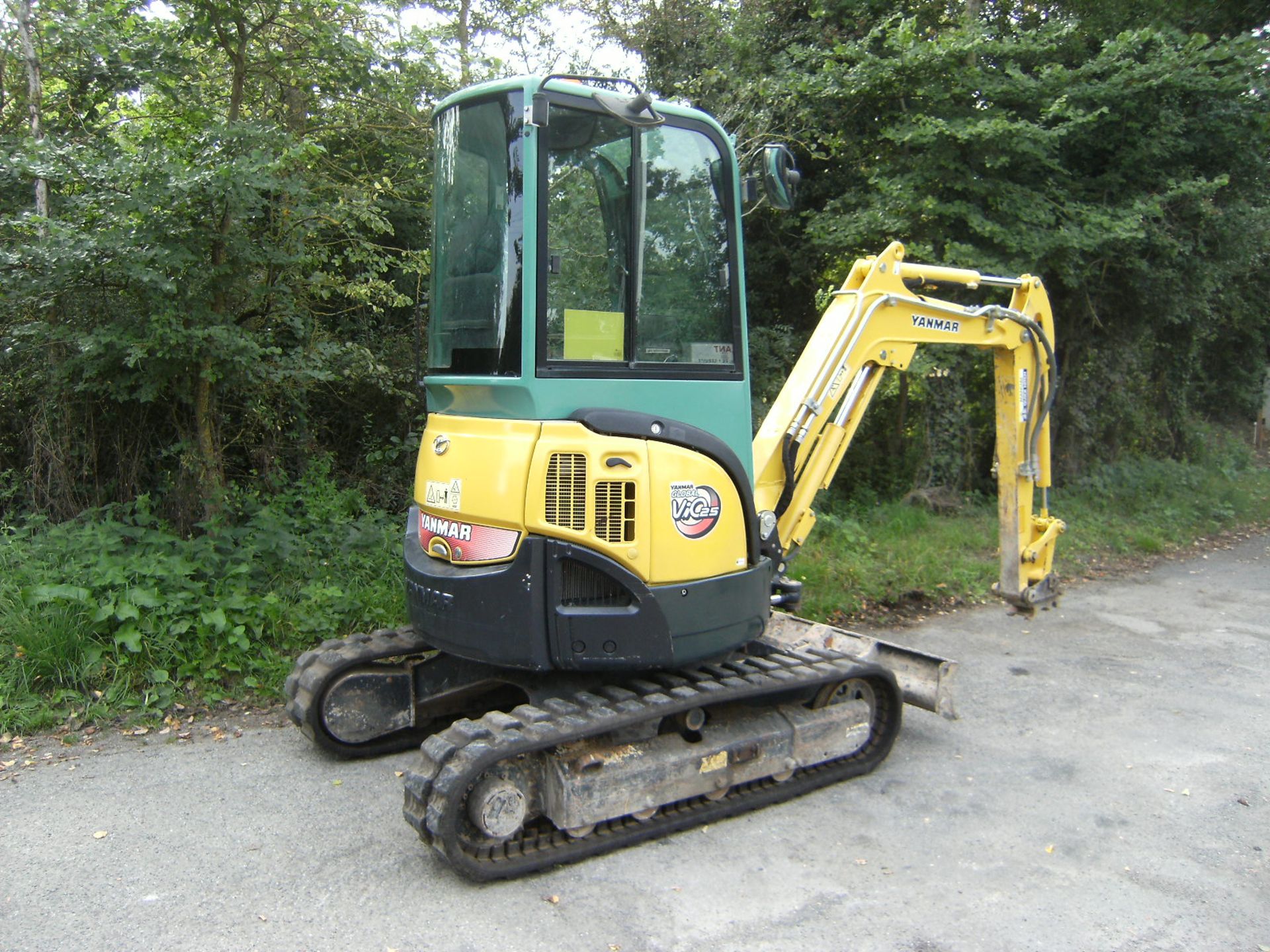 2013, Yanmar Vio25-4 Excavator Serial No. YCEVIO25KDG403276, Hours 1404 approx. Cab, Rubber - Image 3 of 6