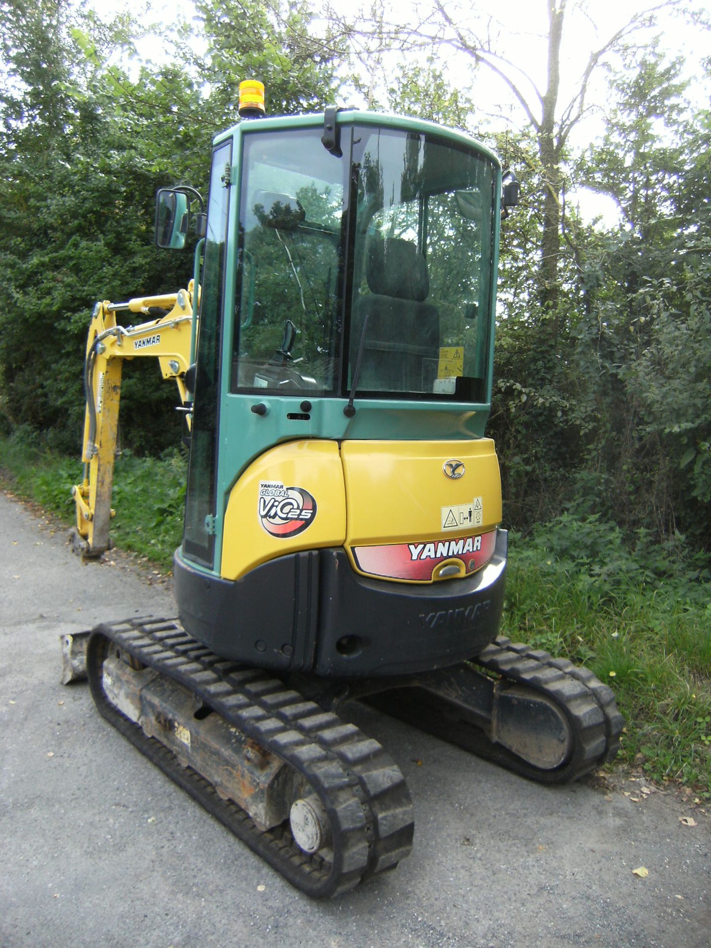 2013, Yanmar Vio25-4 Excavator Serial No. YCEVIO25KDG403276, Hours 1404 approx. Cab, Rubber - Image 4 of 6