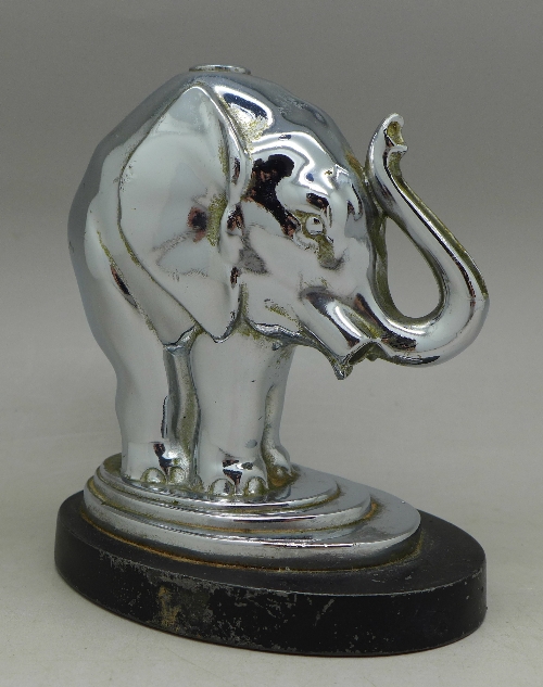 A chromed Ronson match striker/lighter in the form of an elephant, - Image 2 of 2