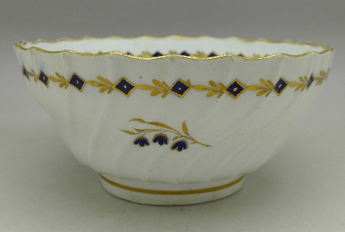 A late 18th Century slop bowl by Barr, - Image 2 of 4