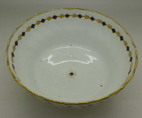 A late 18th Century slop bowl by Barr, - Image 3 of 4