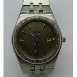 A stainless steel midi sized Omega Seamaster quartz wristwatch, calendar dial, 1360 calibre,