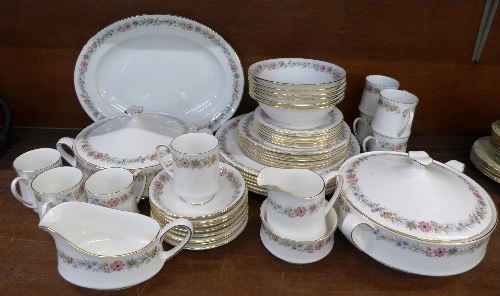 Paragon Belinda pattern dinnerware, comprising six dinner plates, six medium plates,